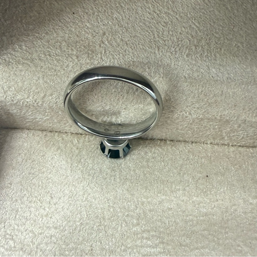 Women’s Ring Silver Color and Black Size 9 - Picture 5 of 7